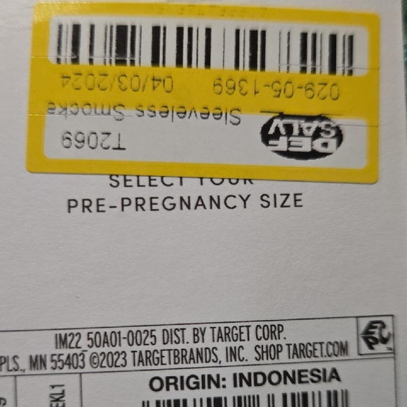 *Last Chance* Isabel Maternity by Ingrid & Isabel Green Smocked Crop Tank Top - Picture 5 of 5